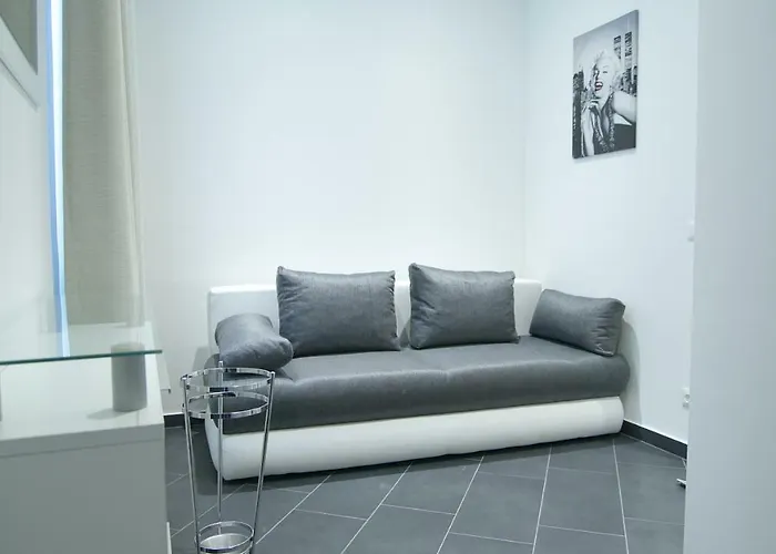 Lotus Apartment *