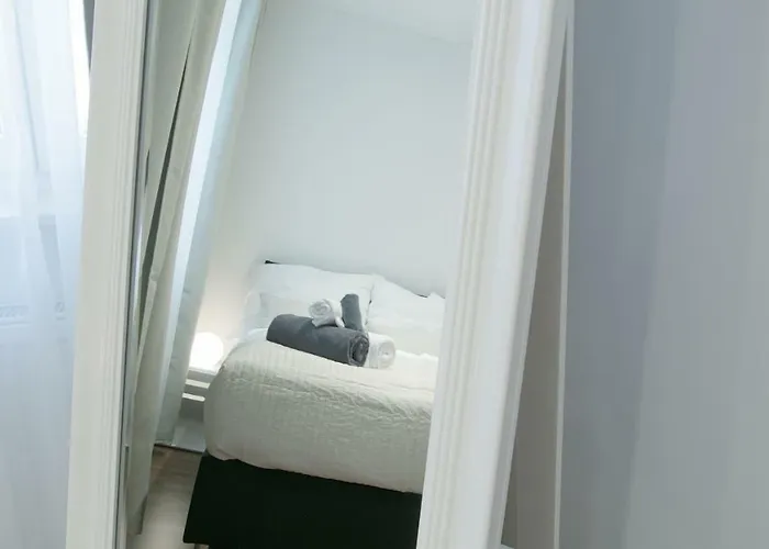 Lotus Apartment *